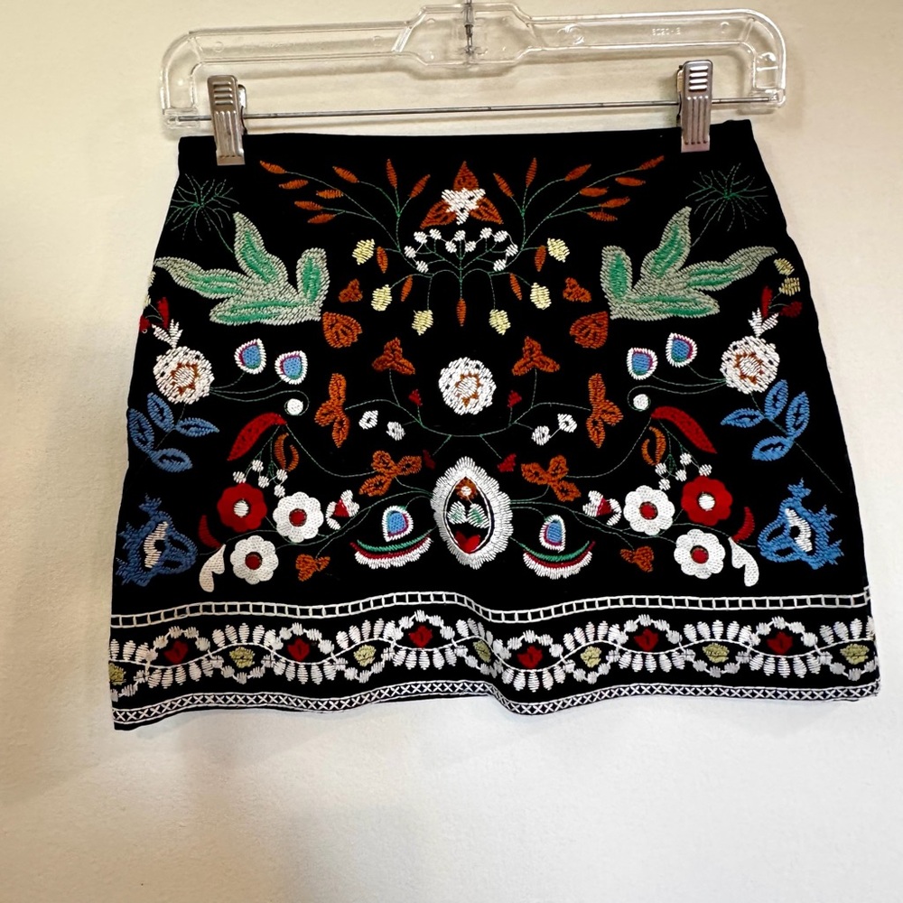 Colorful Embroidered Black Mini Skirt - XS
